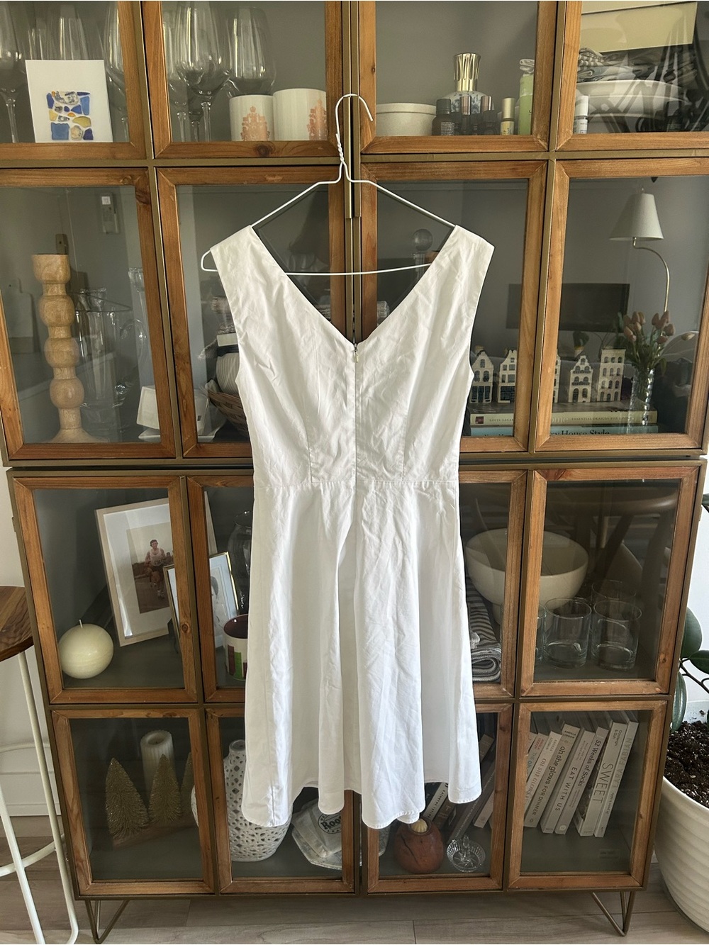 Tristan Cotton Classic White V-Neck Women's Dress - Picture 7 of 14